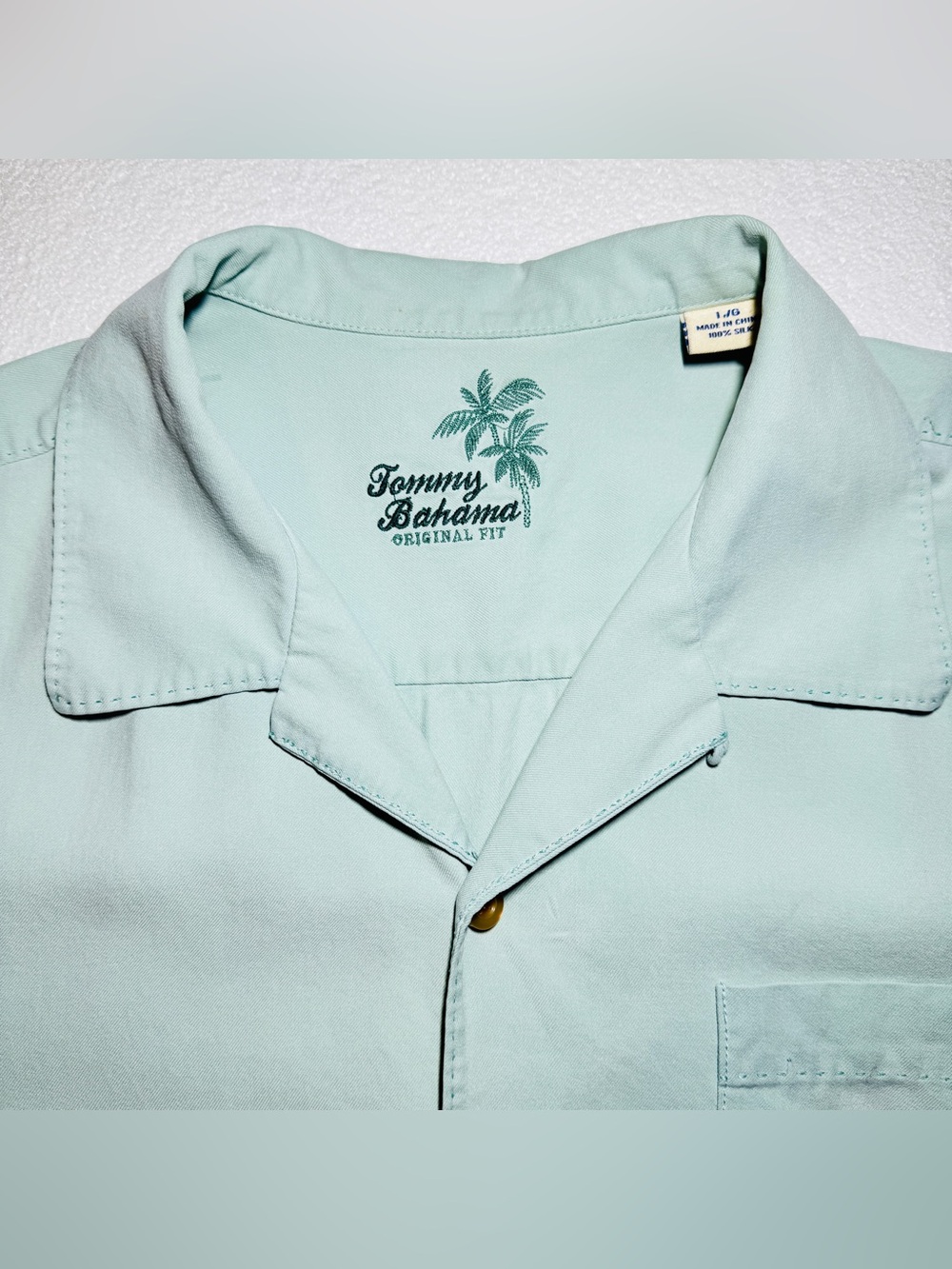 Tommy Bahama Men’s Light Seafoam Green Camp Collar Shirt L